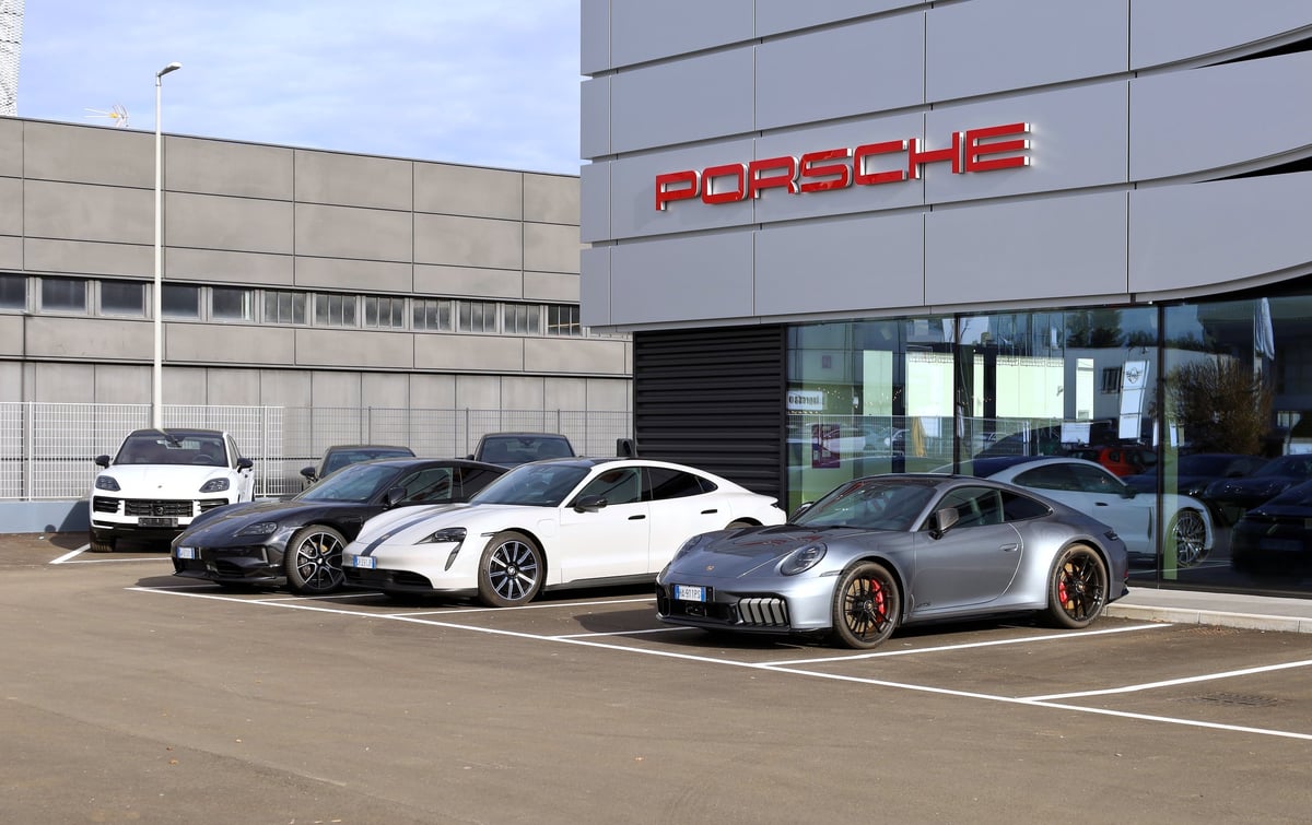 Porsche Showroom